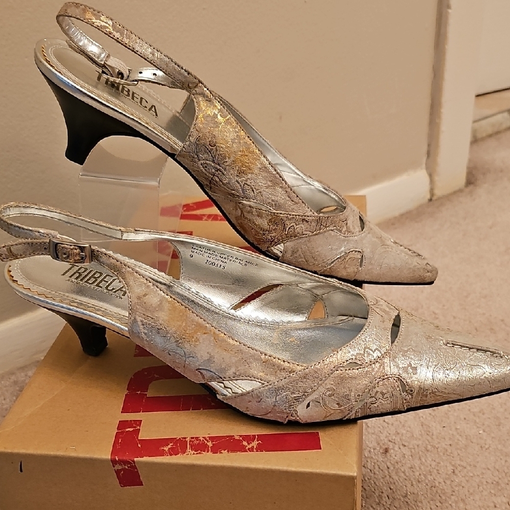 Metallic Lace Slingback Pointed-Toe Heels in Champagne - Picture 2 of 7